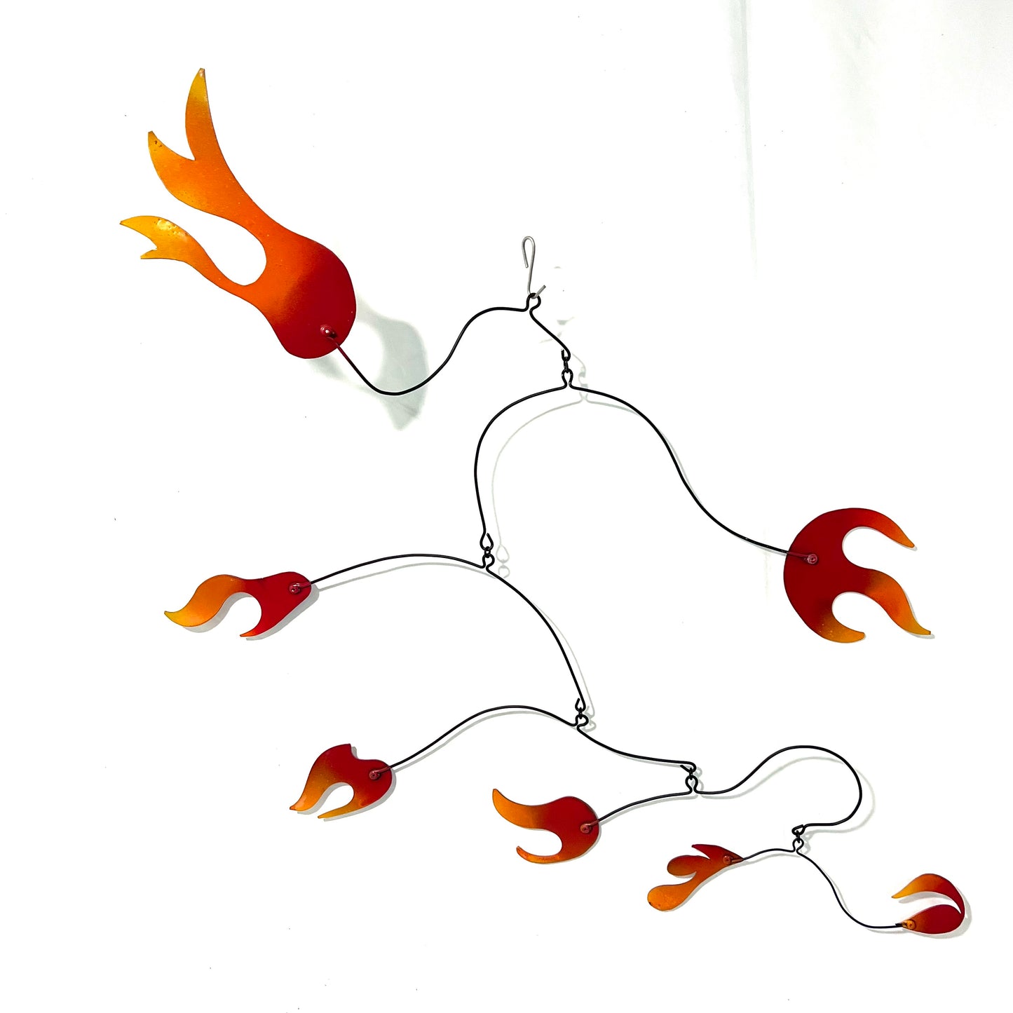 FUEGO - Una llama en movimiento que enciende la energía de tu espacio.