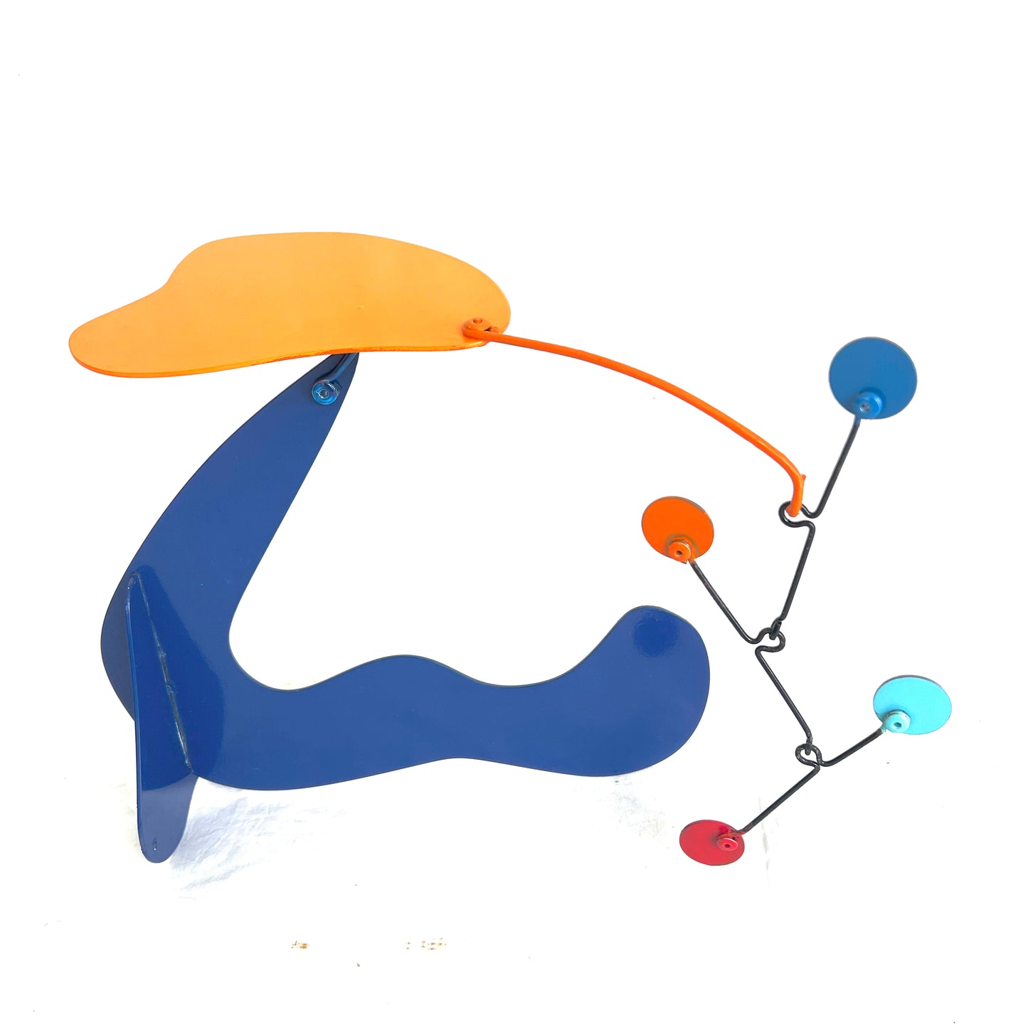 VIKINGO - Una escultura audaz que transforma cualquier rincón en un punto de fuerza y carácter.