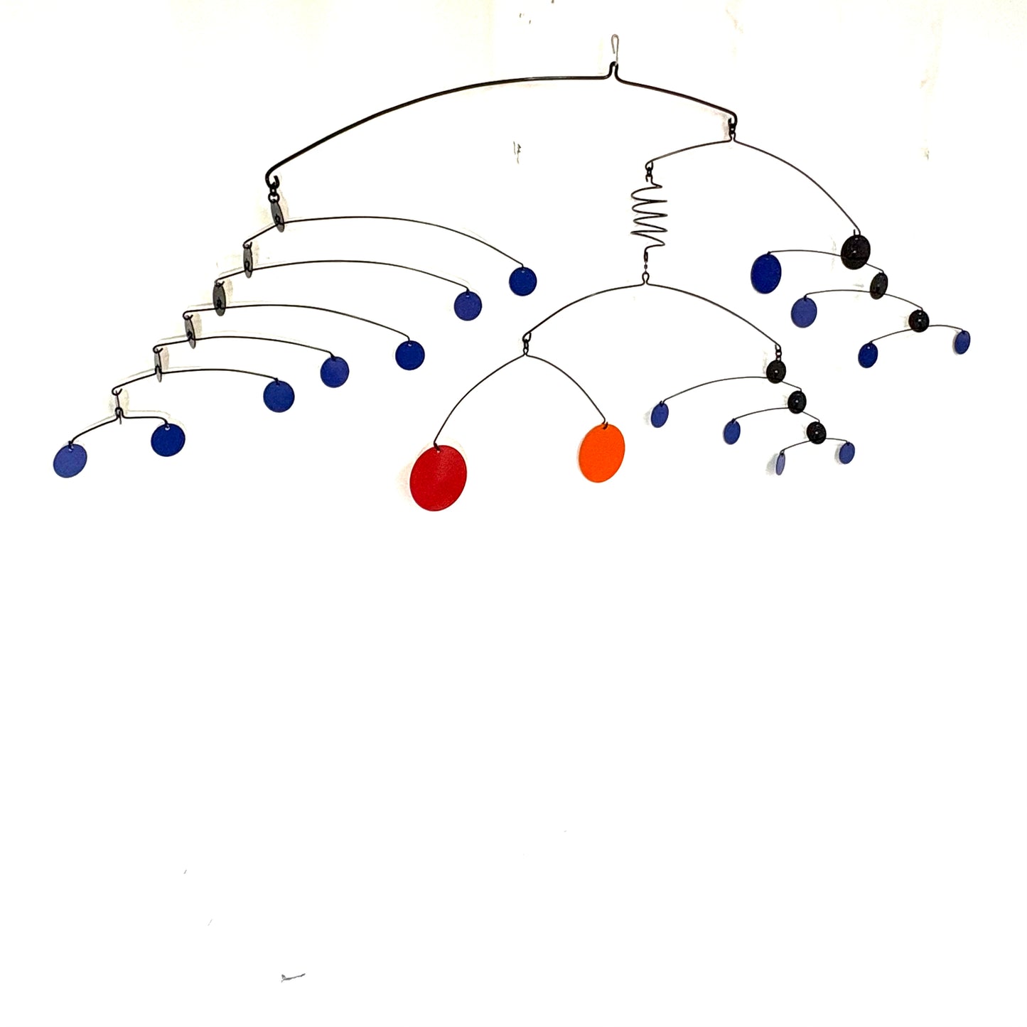 GALAXIA - Un universo suspendido que convierte tus espacios en un cielo en rotación.