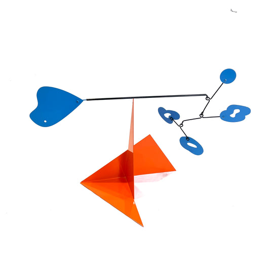 ORIGAMI - Equilibrio y poesía cinética que convierte cualquier rincón en arte vivo.